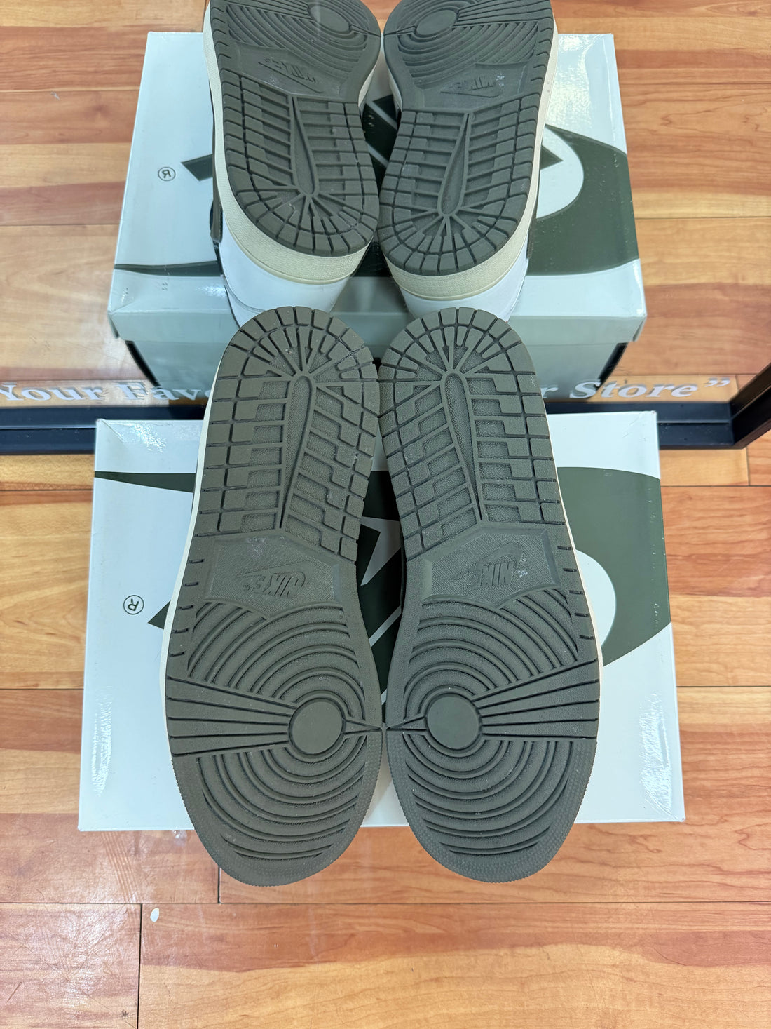 Jordan 1 Retro Low OG Travis Scott Olive [Used-Us12W]