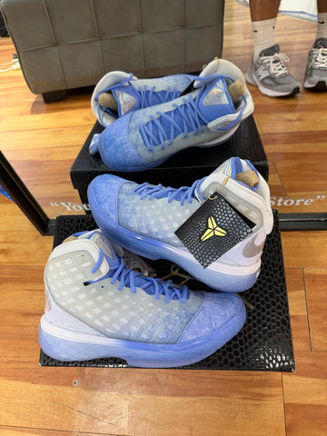 Nike Kobe 3 Christmas
